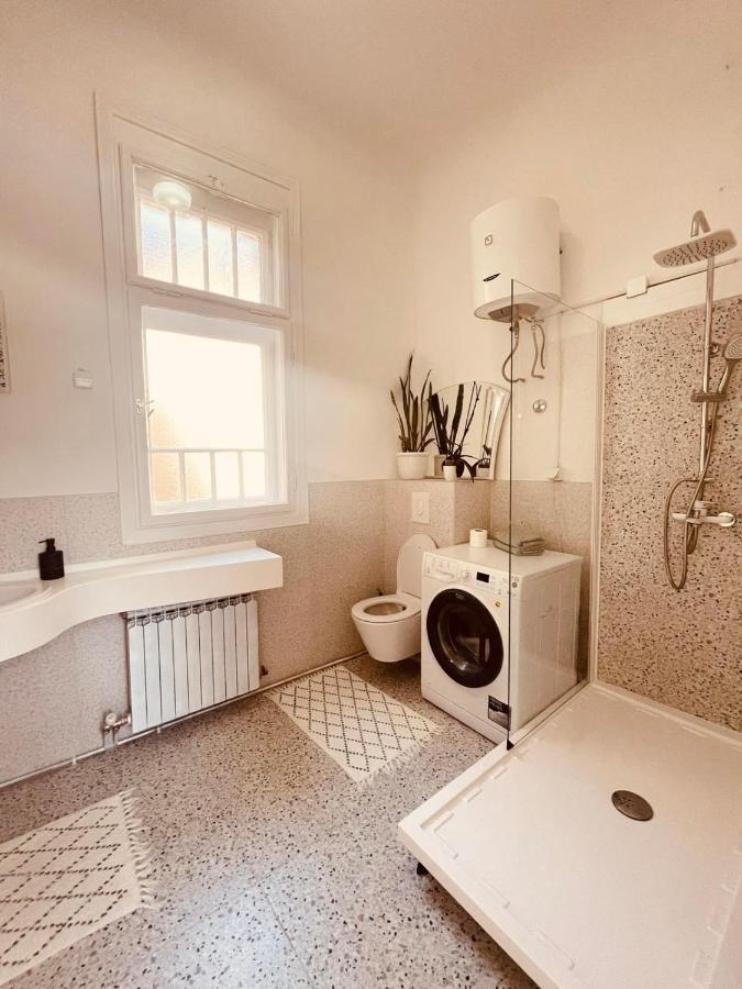 The Best Location Salon Apartment With Main Street View サラエヴォ エクステリア 写真