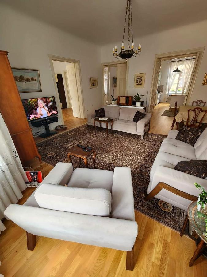 The Best Location Salon Apartment With Main Street View サラエヴォ エクステリア 写真